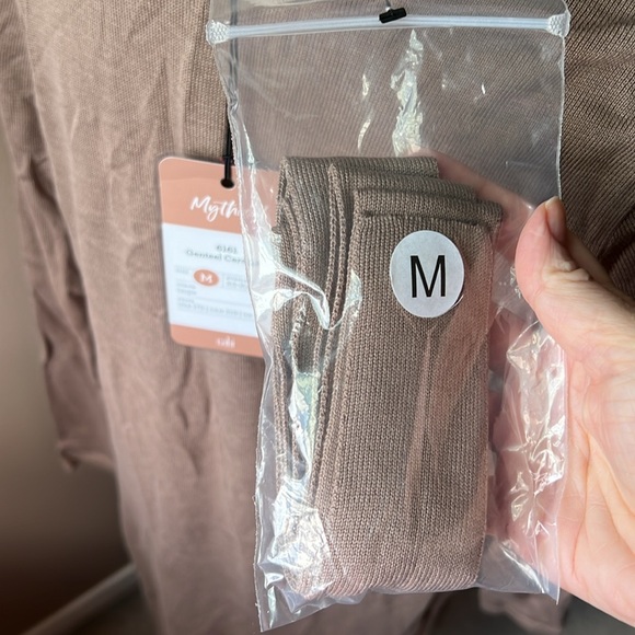 Cabi Genteel Cardigan (style 6161) - Picture 10 of 15